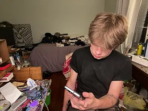 XanderOzzz online show from July 9, 2026, 2:48 am