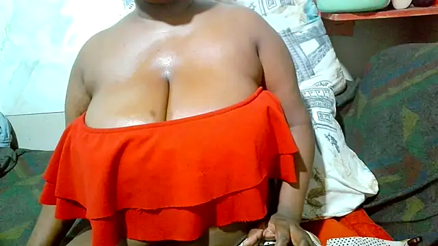 bustydivaxx21 online show from November 3, 2025, 8:54 pm