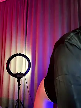 bigJuicyPussy online show from January 17, 2026, 2:11 pm