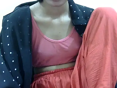 smallcuute online show from November 28, 2025, 10:29 am