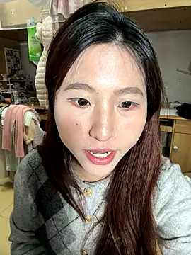 Snapshot of ououlovelove chatting on November 19, 2025, 8:25 am ououlovelove online show from November 19, 2025, 8:25 am