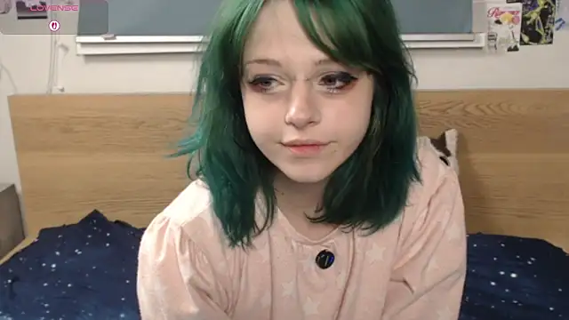 Snapshot of triplebakaaa chatting on October 17, 2025, 6:43 pm triplebakaaa online show from October 17, 2025, 6:43 pm