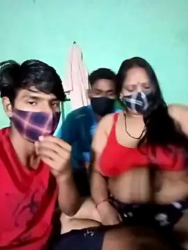 Snapshot of LoveOnStream chatting on October 12, 2025, 4:50 pm LoveOnStream online show from October 12, 2025, 4:50 pm