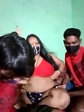 Snapshot of LoveOnStream chatting on October 14, 2025, 3:57 pm LoveOnStream online show from October 14, 2025, 3:57 pm