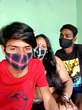 Snapshot of LoveOnStream chatting on October 22, 2025, 8:47 am LoveOnStream online show from October 22, 2025, 8:47 am