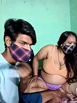 Snapshot of LoveOnStream chatting on October 26, 2025, 1:39 pm LoveOnStream online show from October 26, 2025, 1:39 pm