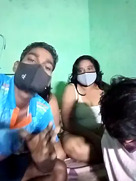 Snapshot of LoveOnStream chatting on October 30, 2025, 12:01 am LoveOnStream online show from October 30, 2025, 12:01 am