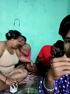 Snapshot of LoveOnStream chatting on November 1, 2025, 1:51 am LoveOnStream online show from November 1, 2025, 1:51 am