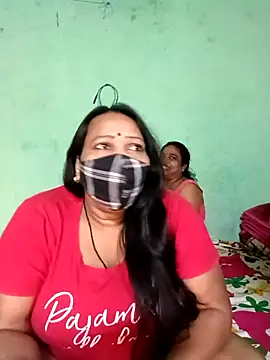 Snapshot of LoveOnStream chatting on November 2, 2025, 2:36 am LoveOnStream online show from November 2, 2025, 2:36 am