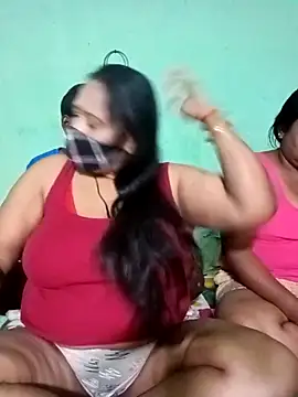 Snapshot of LoveOnStream chatting on November 8, 2025, 11:54 am LoveOnStream online show from November 8, 2025, 11:54 am