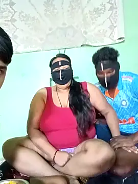 Snapshot of LoveOnStream chatting on November 21, 2025, 3:49 am LoveOnStream online show from November 21, 2025, 3:49 am