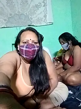 Snapshot of LoveOnStream chatting on November 22, 2025, 4:39 pm LoveOnStream online show from November 22, 2025, 4:39 pm