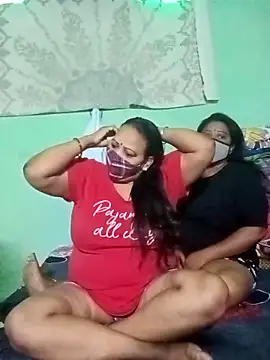 Snapshot of LoveOnStream chatting on November 29, 2025, 2:58 am LoveOnStream online show from November 29, 2025, 2:58 am