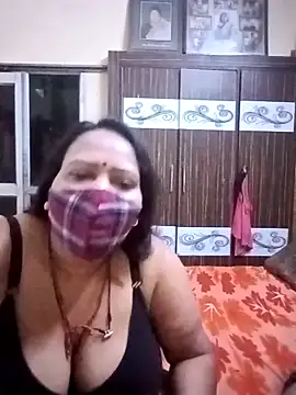 Snapshot of LoveOnStream chatting on February 28, 2026, 10:27 am LoveOnStream online show from February 28, 2026, 10:27 am