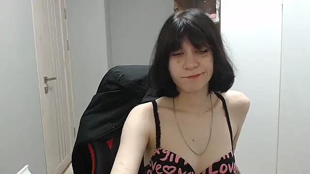 Snapshot of TinaQuiin chatting on October 13, 2025, 8:03 am TinaQuiin online show from October 13, 2025, 8:03 am