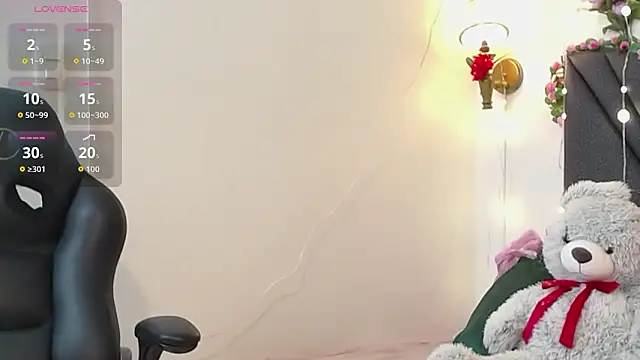 IndraKaur  online show from February 4, 2026, 11:38 am