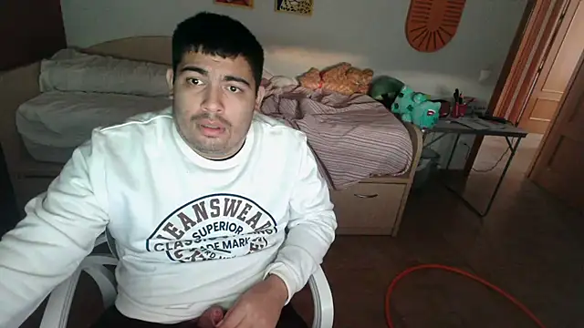 Martigato3 online show from October 28, 2025, 4:42 pm