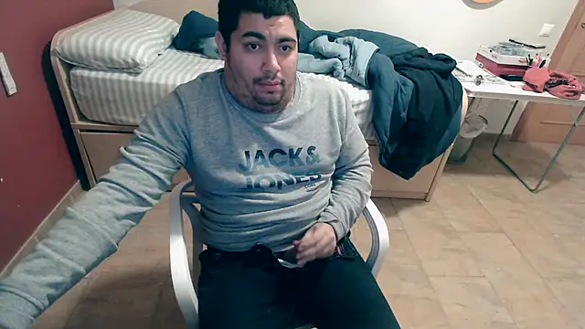 Snapshot of Martigato3 chatting on February 24, 2026, 9:02 pm Martigato3 online show from February 24, 2026, 9:02 pm