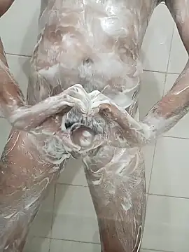 Snapshot of AtraCTiVoSiNguLaR chatting on October 15, 2025, 2:06 pm AtraCTiVoSiNguLaR online show from October 15, 2025, 2:06 pm