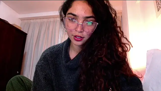 Snapshot of Ariagal chatting on September 17, 2025, 9:16 pm Ariagal online show from September 17, 2025, 9:16 pm