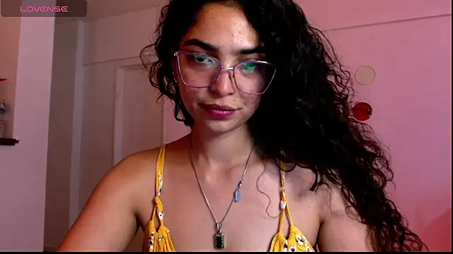 Ariagal online show from November 5, 2025, 8:20 pm