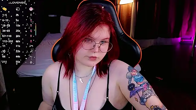 Snapshot of fillisfox_ chatting on February 8, 2026, 4:21 pm fillisfox online show from February 8, 2026, 4:21 pm