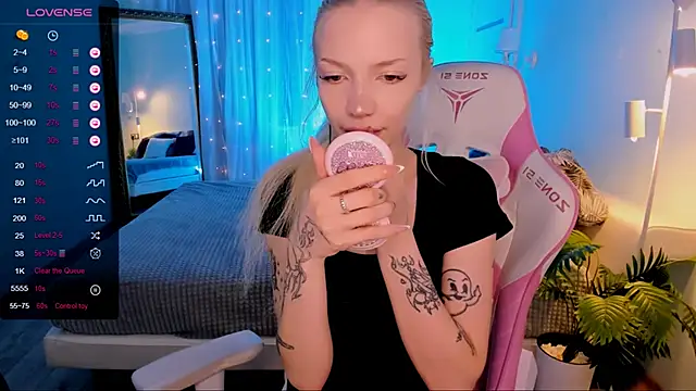 AnyaTaylor  online show from May 24, 2026, 2:16 am