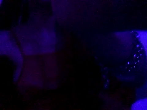 Snapshot of kendrafarq chatting on October 3, 2025, 6:32 am kendrafarq online show from October 3, 2025, 6:32 am