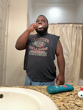 mistermidnightsnack online show from September 26, 2025, 5:17 pm