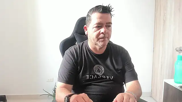 Snapshot of massimo_dannger chatting on October 7, 2025, 8:17 pm massimo dannger online show from October 7, 2025, 8:17 pm