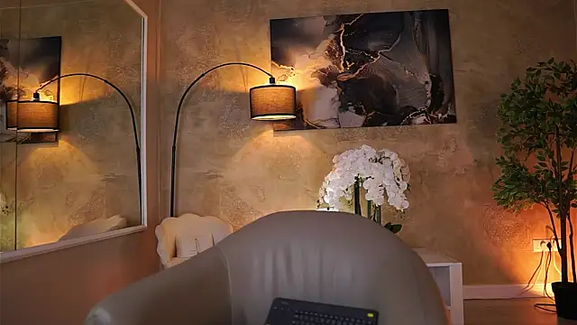 Snapshot of EllieRedd chatting on November 23, 2025, 5:18 am EllieRedd online show from November 23, 2025, 5:18 am