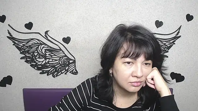 Snapshot of SelenaFly chatting on October 8, 2025, 5:16 am SelenaFly online show from October 8, 2025, 5:16 am