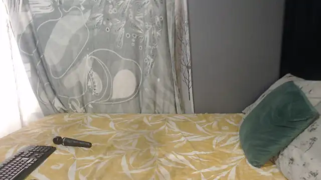 SEXYHUGEASS21 online show from November 18, 2025, 7:13 am