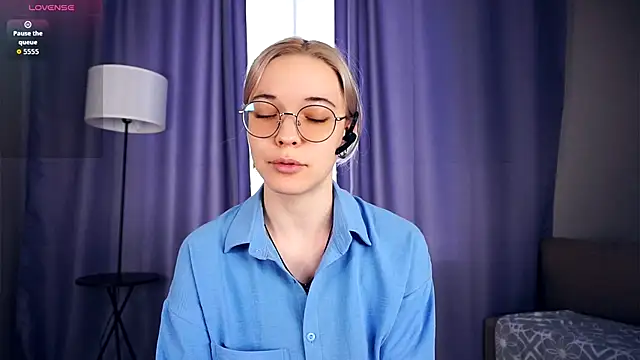 Snapshot of EdaKirkIin chatting on October 3, 2025, 6:21 am EdaKirkIin online show from October 3, 2025, 6:21 am