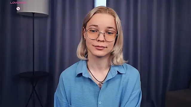 Snapshot of EdaKirkIin chatting on October 6, 2025, 6:33 am EdaKirkIin online show from October 6, 2025, 6:33 am