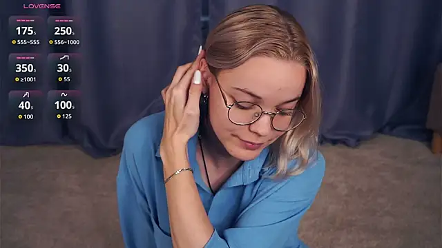 Snapshot of EdaKirkIin chatting on October 7, 2025, 6:21 am EdaKirkIin online show from October 7, 2025, 6:21 am