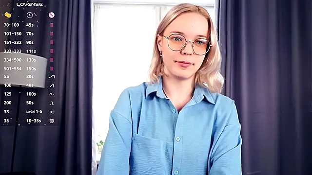 Snapshot of EdaKirkIin chatting on October 10, 2025, 5:17 am EdaKirkIin online show from October 10, 2025, 5:17 am