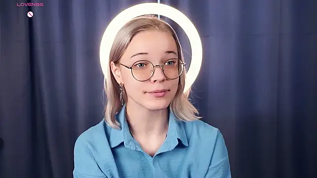 Snapshot of EdaKirkIin chatting on October 15, 2025, 6:24 am EdaKirkIin online show from October 15, 2025, 6:24 am