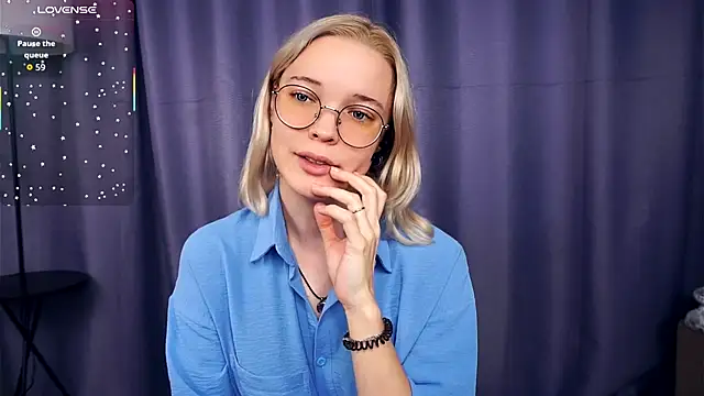 Snapshot of EdaKirkIin chatting on October 21, 2025, 6:25 am EdaKirkIin online show from October 21, 2025, 6:25 am