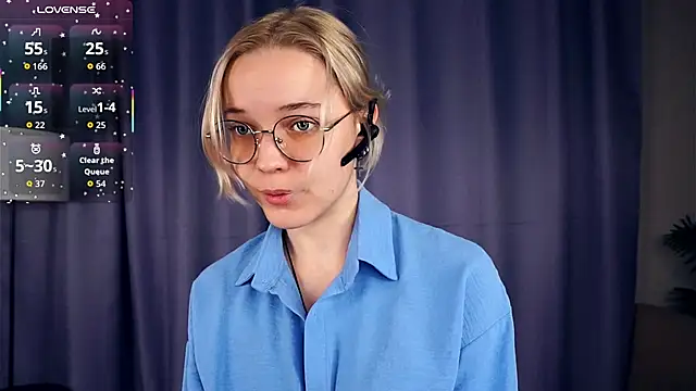 Snapshot of EdaKirkIin chatting on October 26, 2025, 5:24 am EdaKirkIin online show from October 26, 2025, 5:24 am