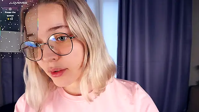 Snapshot of EdaKirkIin chatting on November 1, 2025, 5:20 am EdaKirkIin online show from November 1, 2025, 5:20 am