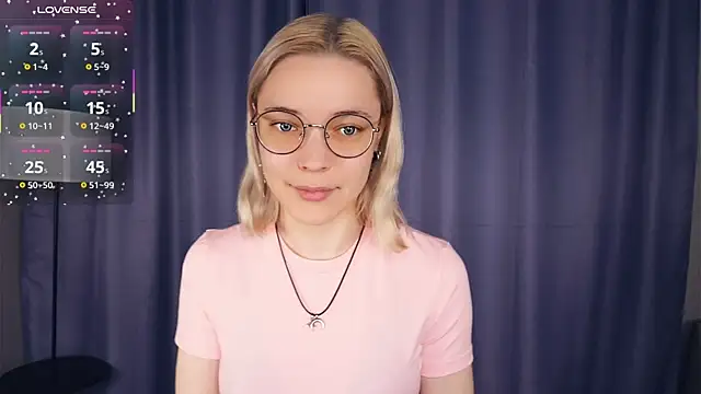 Snapshot of EdaKirkIin chatting on November 5, 2025, 5:18 am EdaKirkIin online show from November 5, 2025, 5:18 am