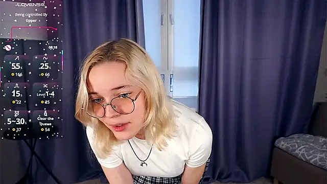 Snapshot of EdaKirkIin chatting on November 7, 2025, 6:13 am EdaKirkIin online show from November 7, 2025, 6:13 am