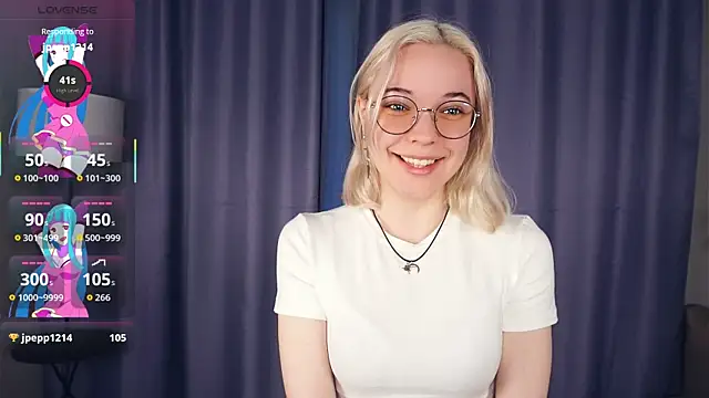 Snapshot of EdaKirkIin chatting on November 18, 2025, 5:23 am EdaKirkIin online show from November 18, 2025, 5:23 am