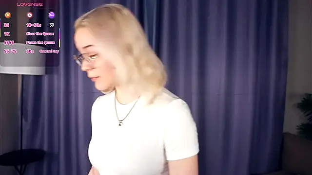 Snapshot of EdaKirkIin chatting on November 26, 2025, 5:30 am EdaKirkIin online show from November 26, 2025, 5:30 am