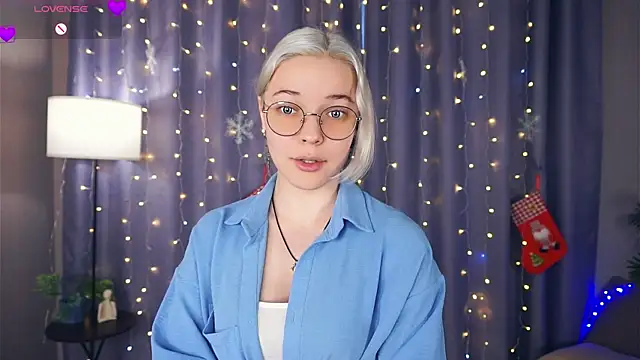 Snapshot of EdaKirkIin chatting on December 15, 2025, 6:17 am EdaKirkIin online show from December 15, 2025, 6:17 am