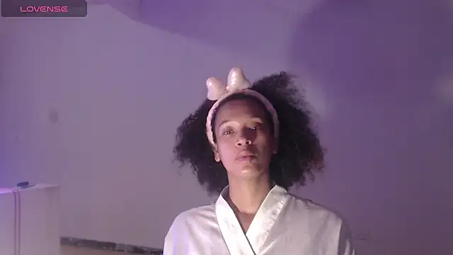 DonnaDidiamantti online show from October 29, 2025, 9:38 pm