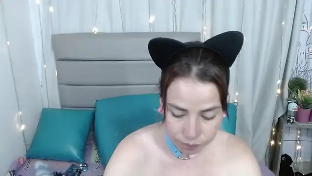 Snapshot of Cintia_Leon chatting on September 24, 2025, 7:28 pm Cintia Leon online show from September 24, 2025, 7:28 pm