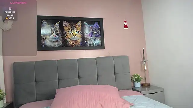 tiiny emilly online show from December 5, 2025, 8:49 pm