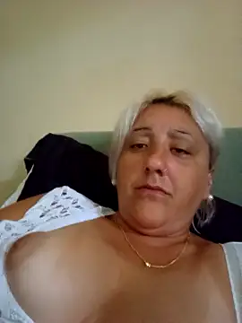 Snapshot of Samantha6767x chatting on February 6, 2026, 4:21 pm Samantha6767x online show from February 6, 2026, 4:21 pm